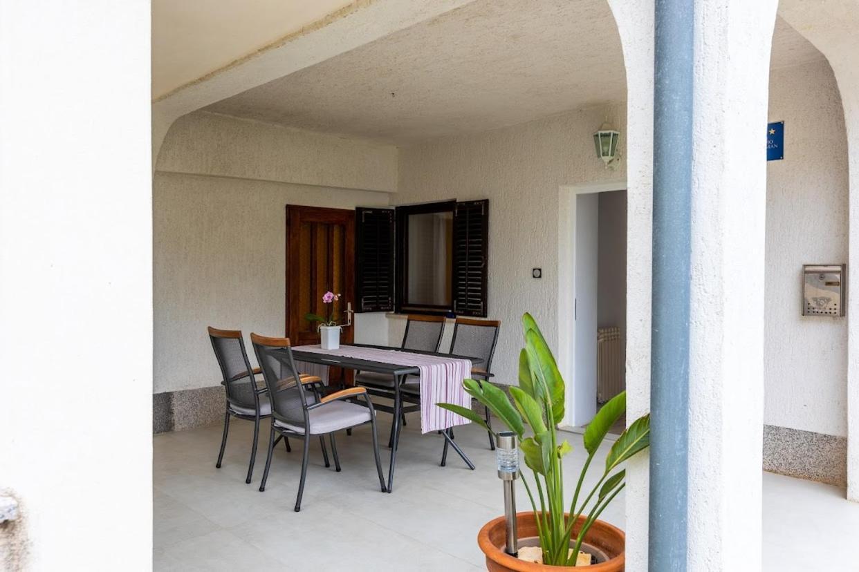 Apartment Anton Punat Luaran gambar