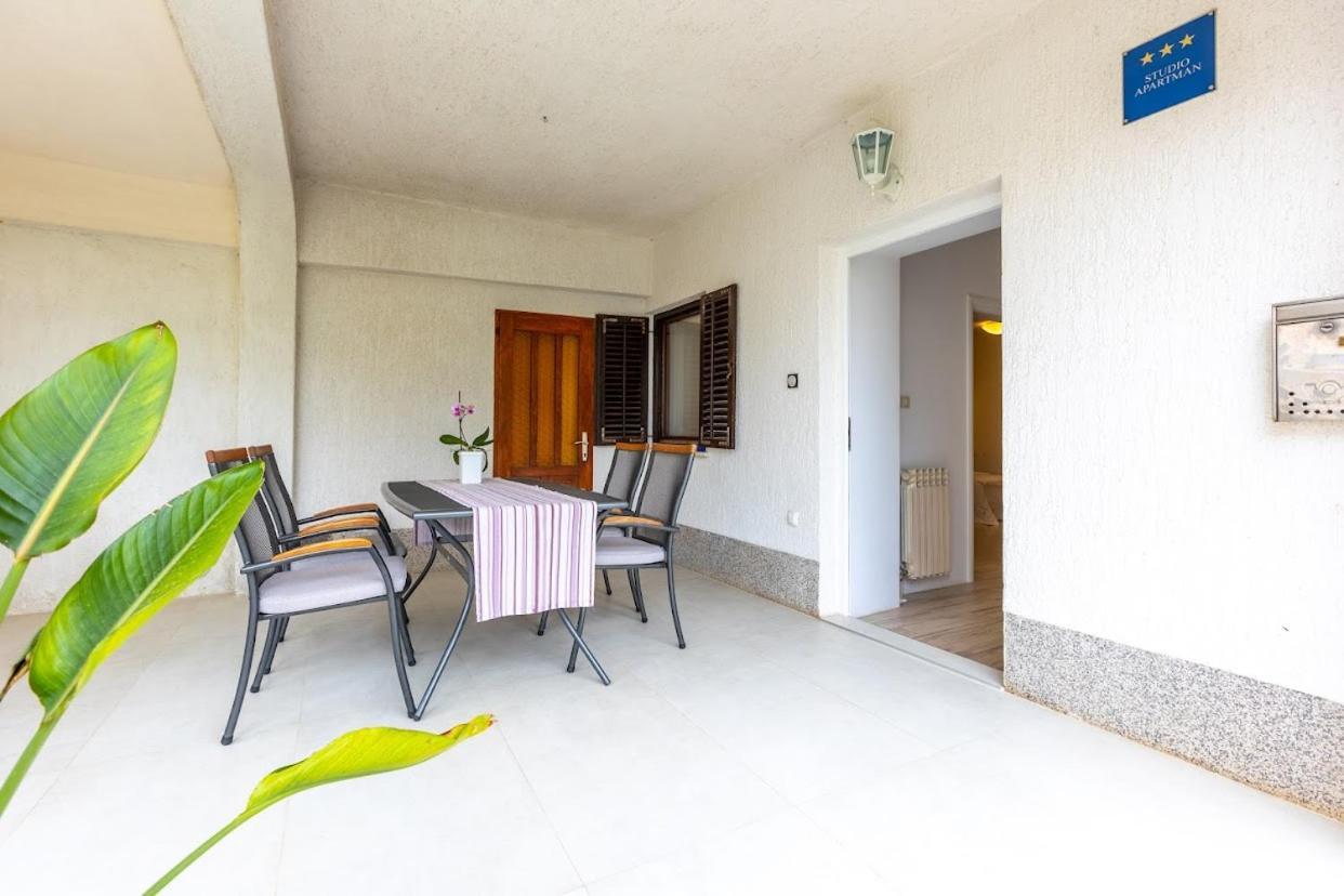 Apartment Anton Punat Luaran gambar